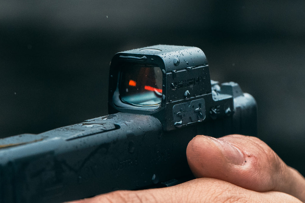 Olight OSIGHT SE red dot sight in wet-weather use